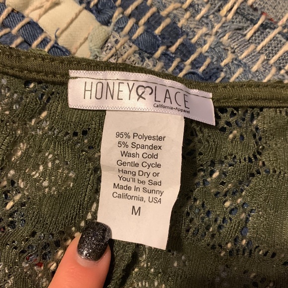 Honey and lace , lace top - Picture 2 of 2